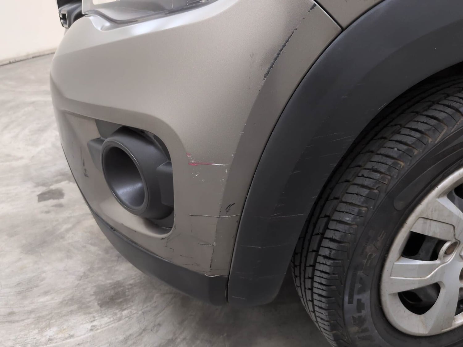 Used 2017 Renault Kwid RXT Petrol Manual dents MINOR SCRATCH
