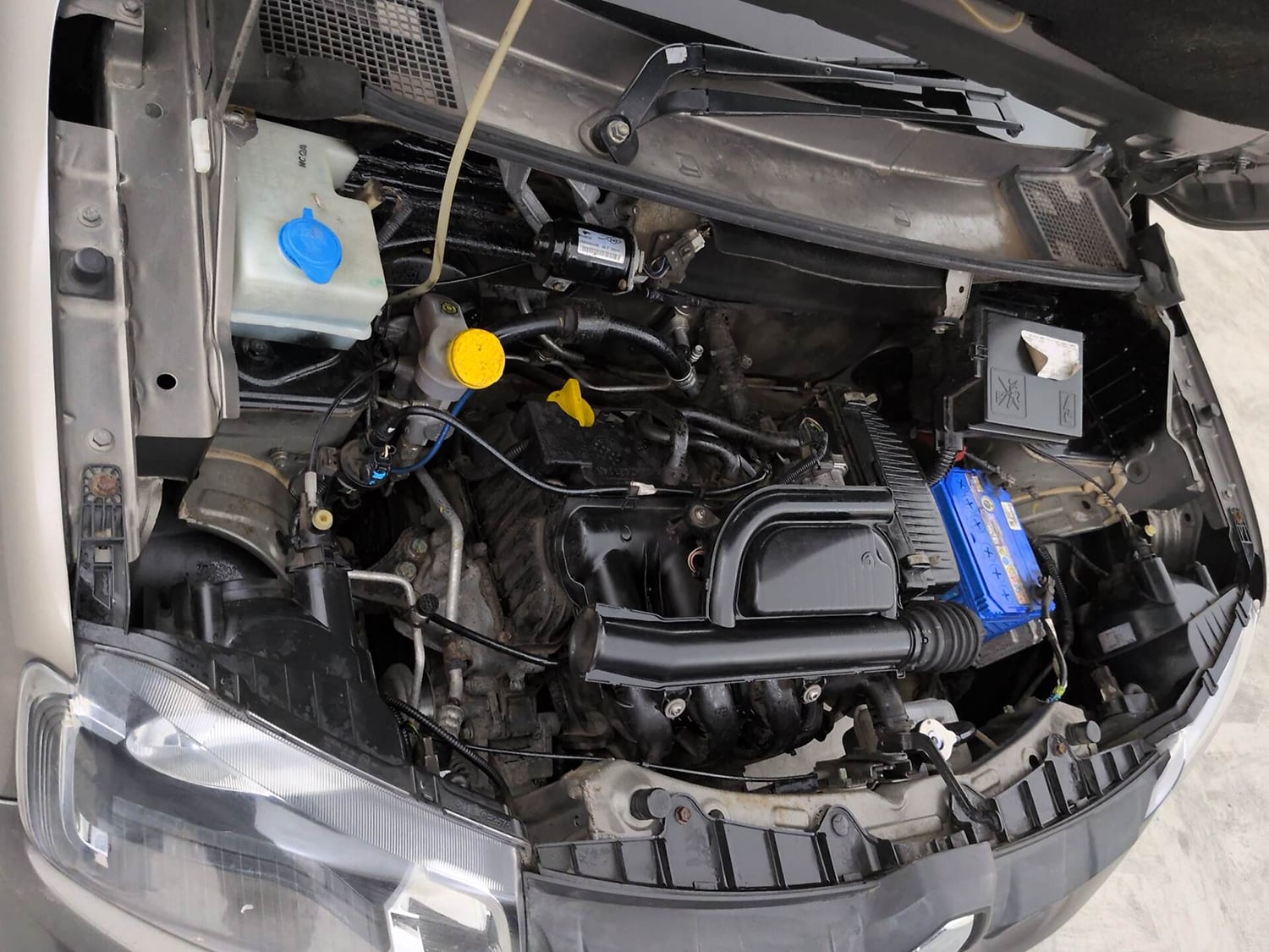 Used 2017 Renault Kwid RXT Petrol Manual engine ENGINE RIGHT SIDE VIEW