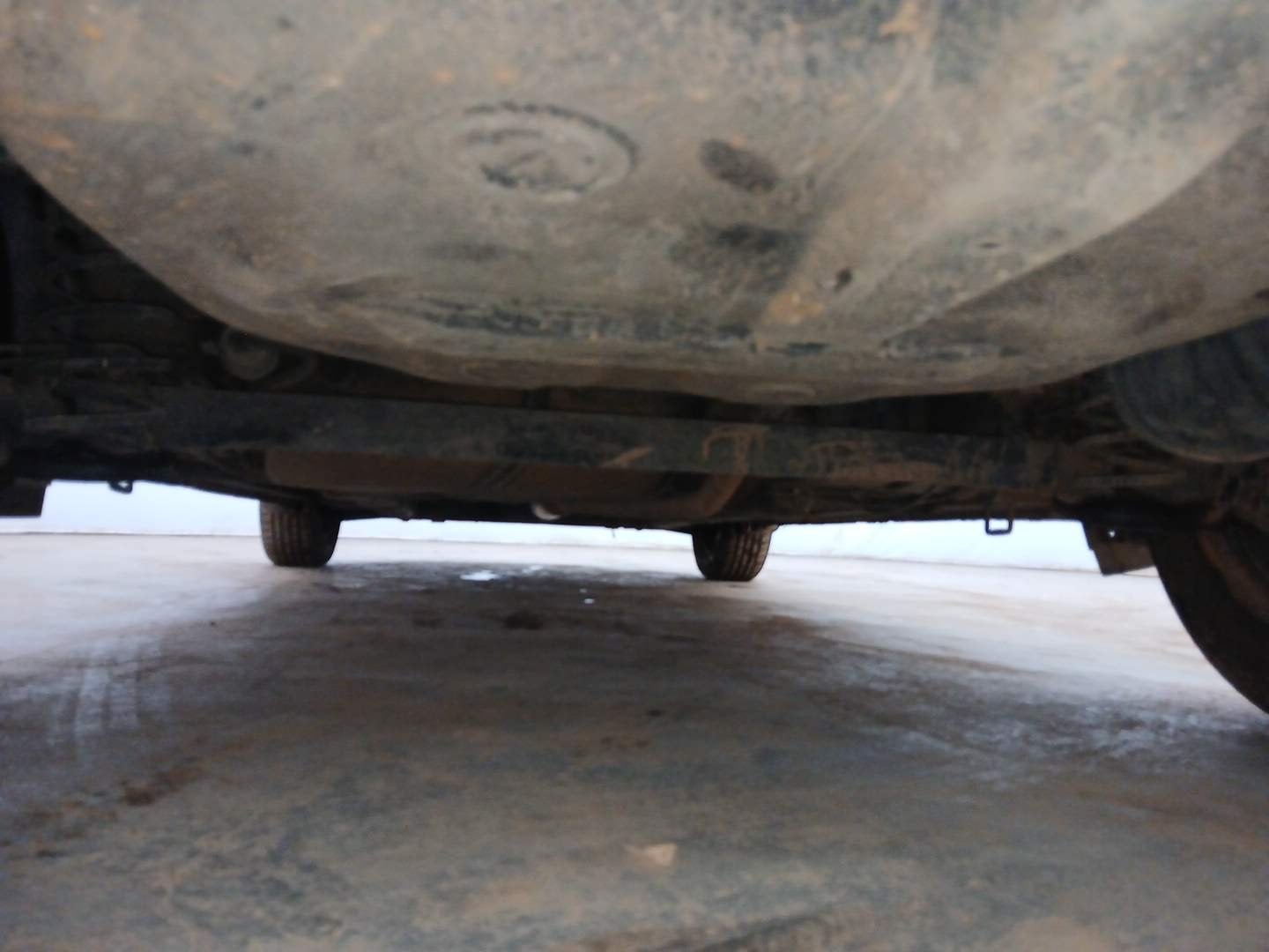 Used 2015 Maruti Suzuki Ciaz VXi Petrol Manual extra REAR UNDERBODY VIEW (TAKEN FROM REAR)