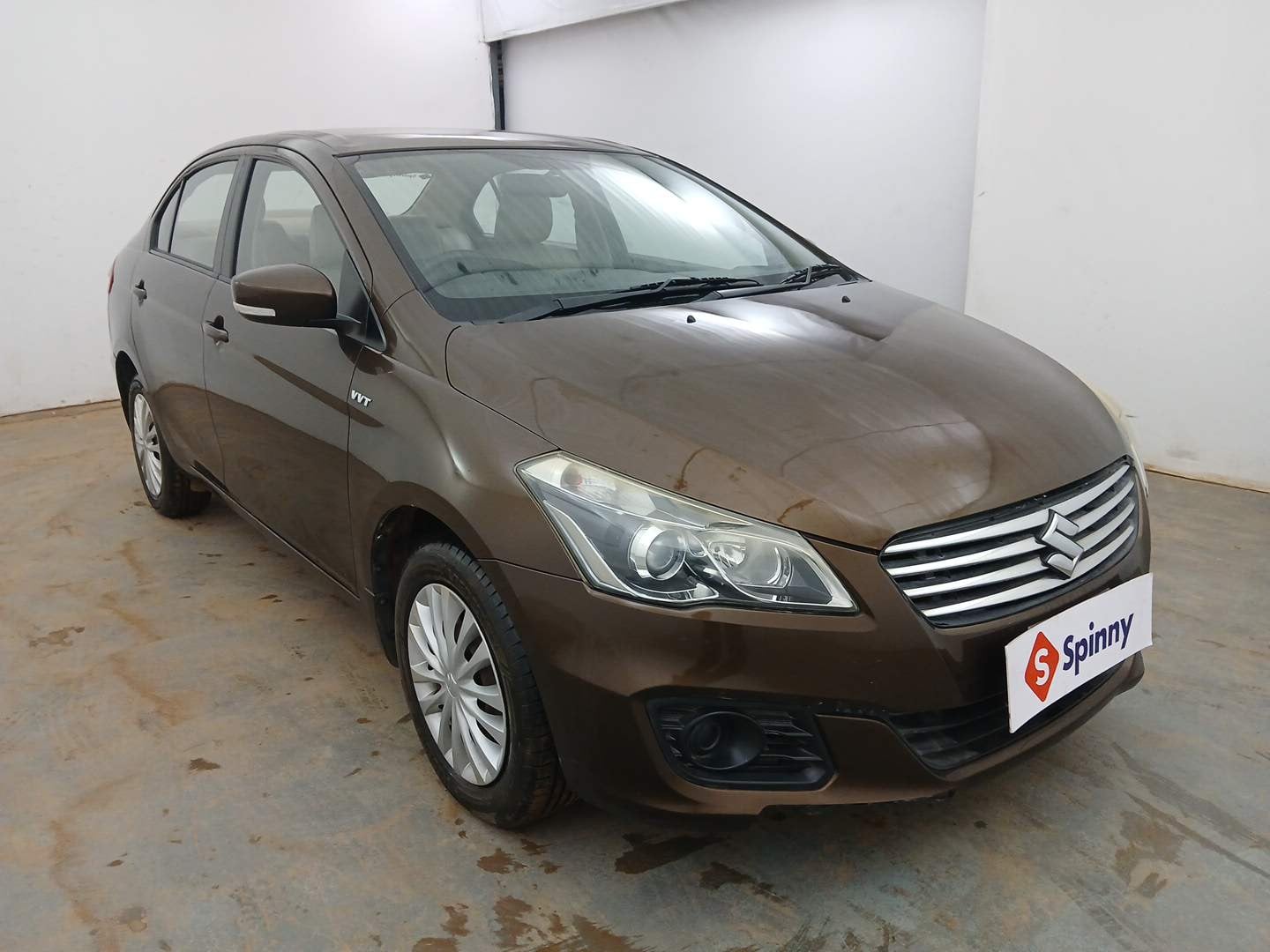 Used 2015 Maruti Suzuki Ciaz VXi Petrol Manual exterior RIGHT FRONT CORNER VIEW