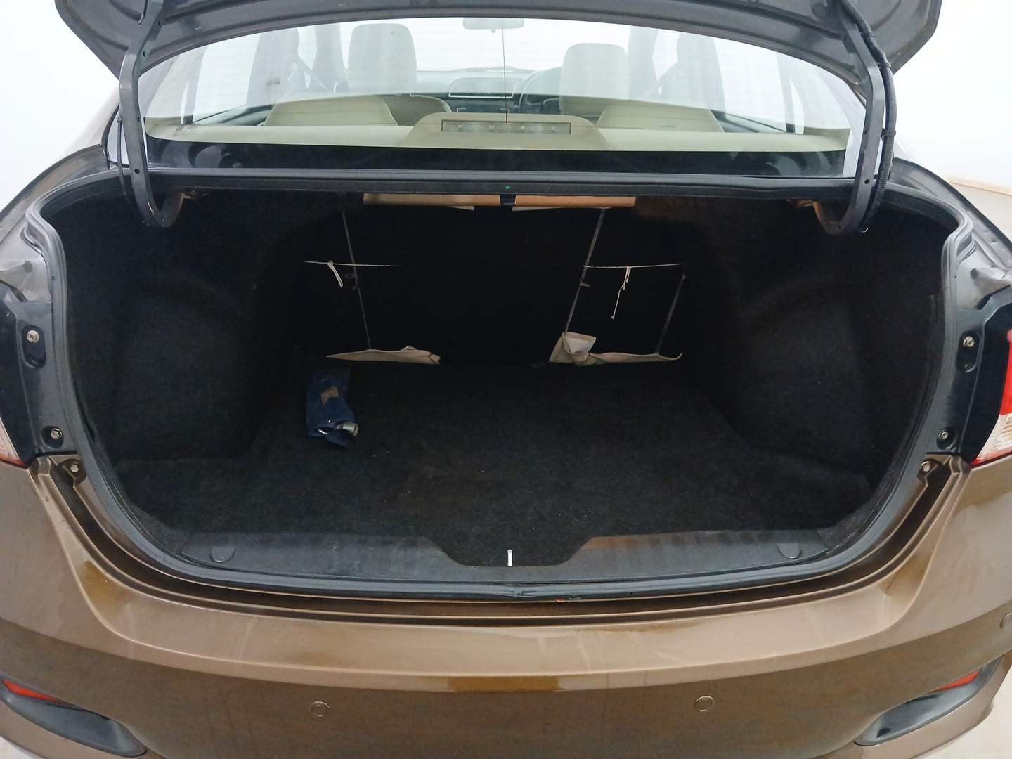 Used 2015 Maruti Suzuki Ciaz VXi Petrol Manual interior DICKY INSIDE VIEW