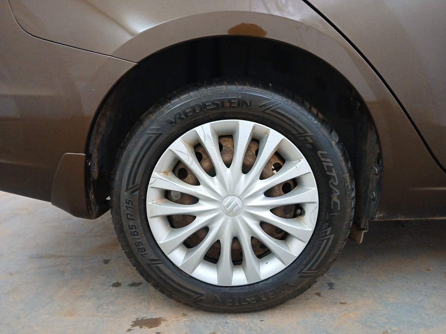 Used 2015 Maruti Suzuki Ciaz VXi Petrol Manual tyres RIGHT REAR TYRE RIM VIEW