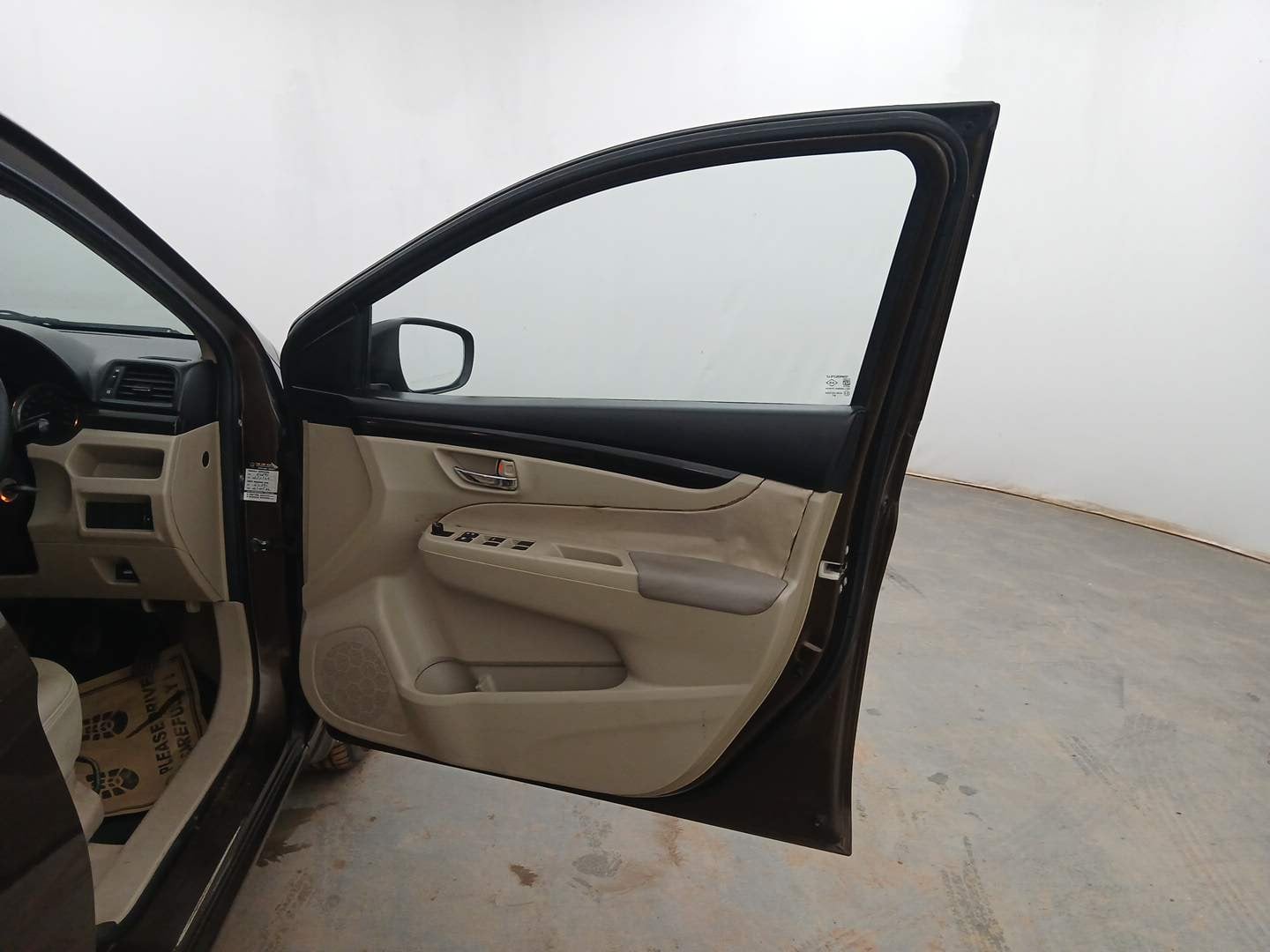 Used 2015 Maruti Suzuki Ciaz VXi Petrol Manual interior RIGHT FRONT DOOR OPEN VIEW