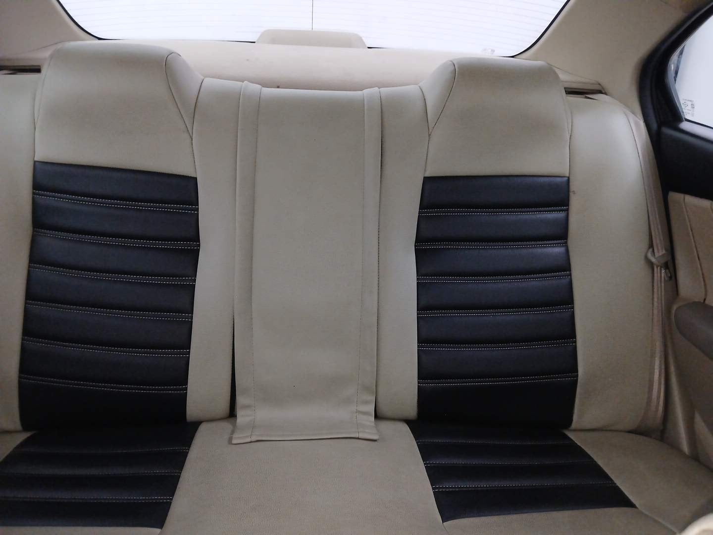 Used 2015 Maruti Suzuki Ciaz VXi Petrol Manual interior REAR SEAT CONDITION VIEW