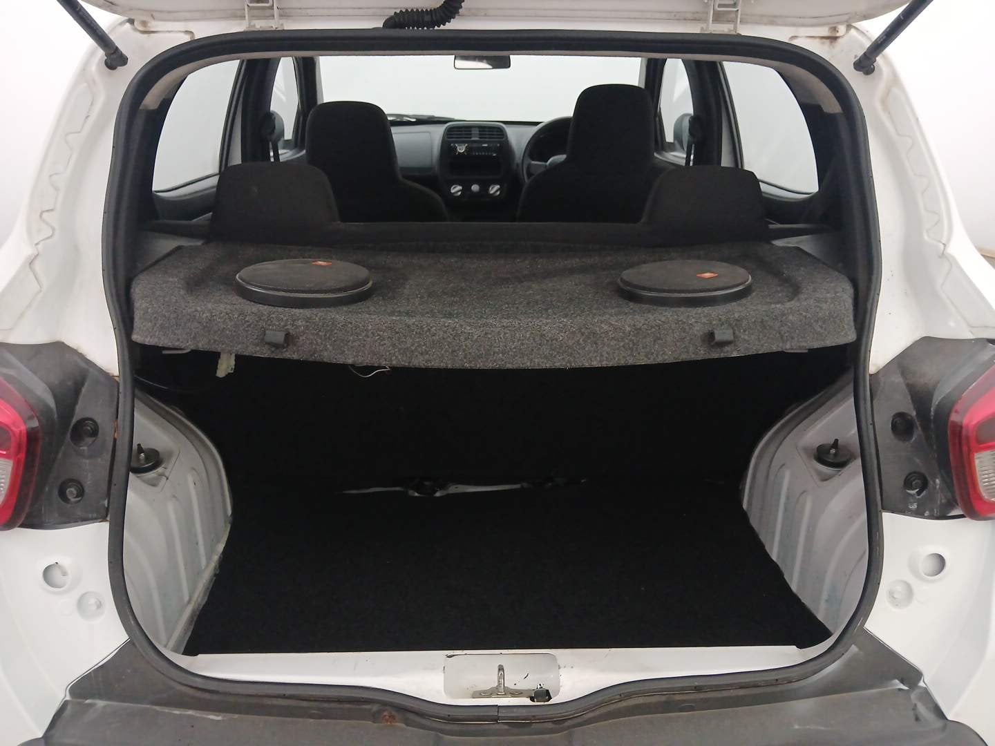 Used 2018 Renault Kwid RXE Petrol Manual interior DICKY INSIDE VIEW