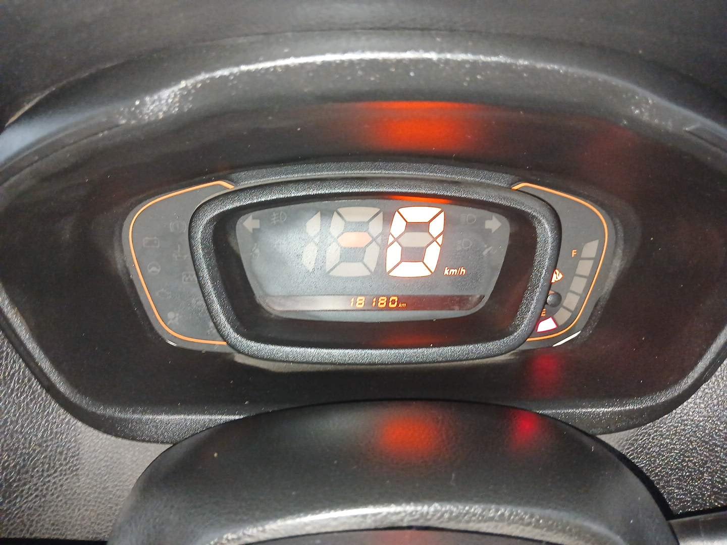 Used 2018 Renault Kwid RXE Petrol Manual interior CLUSTERMETER VIEW