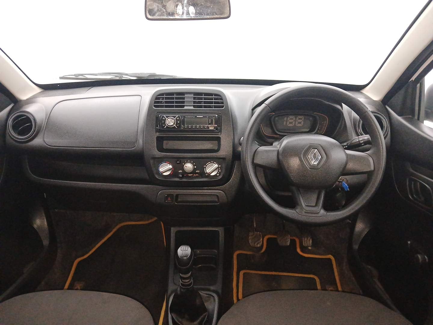 Used 2018 Renault Kwid RXE Petrol Manual interior DASHBOARD VIEW