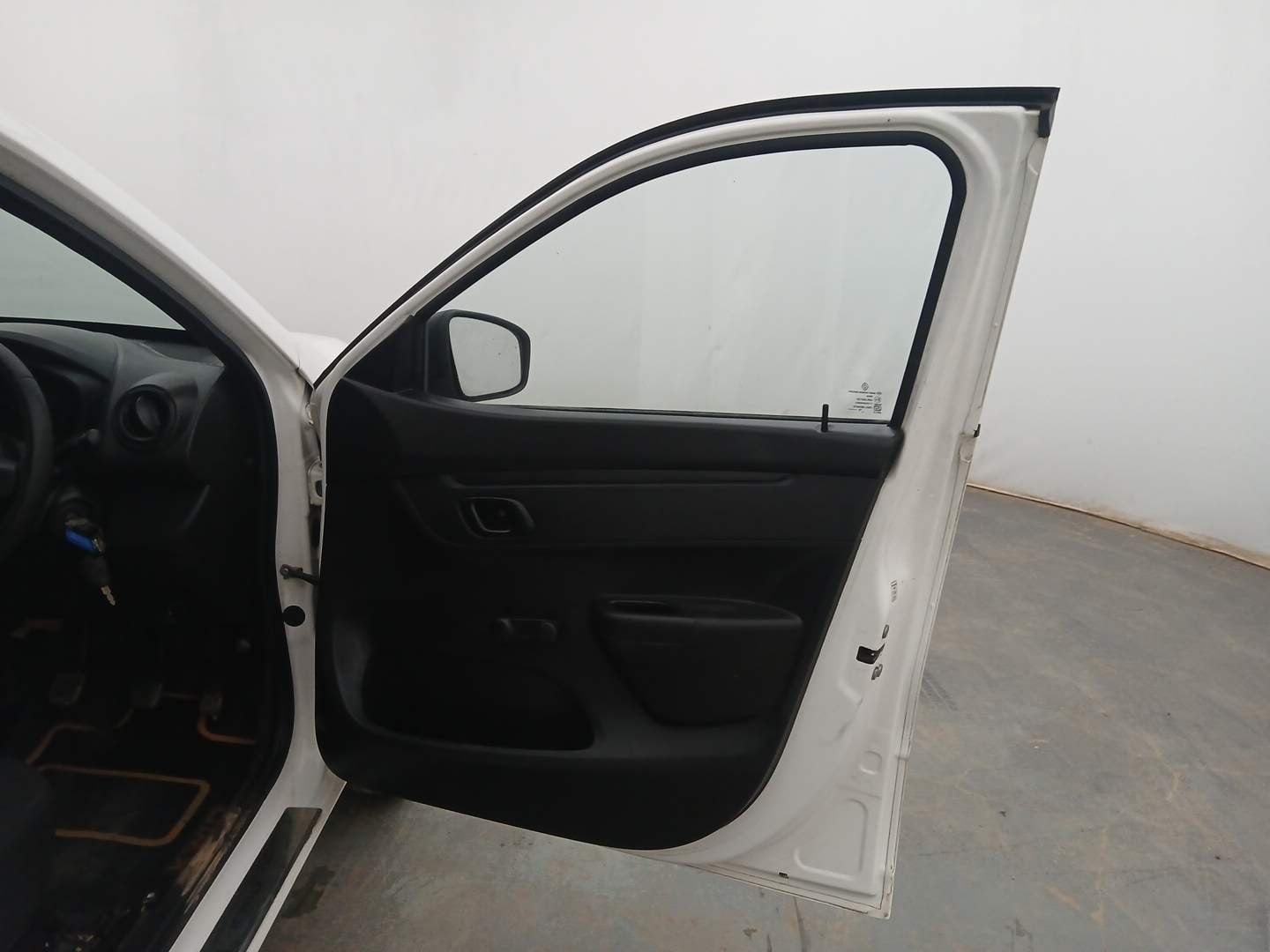 Used 2018 Renault Kwid RXE Petrol Manual interior RIGHT FRONT DOOR OPEN VIEW