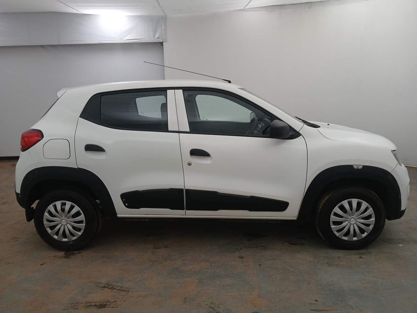 Used 2018 Renault Kwid RXE Petrol Manual exterior RIGHT SIDE VIEW