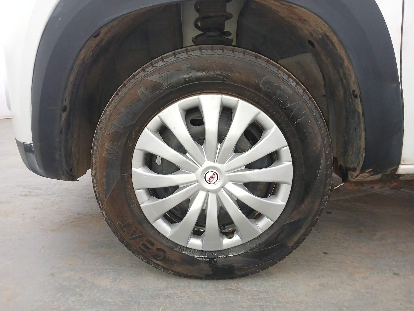 Used 2018 Renault Kwid RXE Petrol Manual tyres LEFT FRONT TYRE RIM VIEW