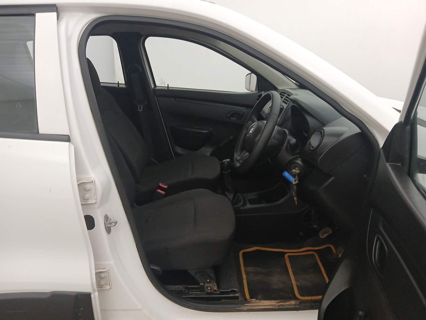 Used 2018 Renault Kwid RXE Petrol Manual interior RIGHT SIDE FRONT DOOR CABIN VIEW