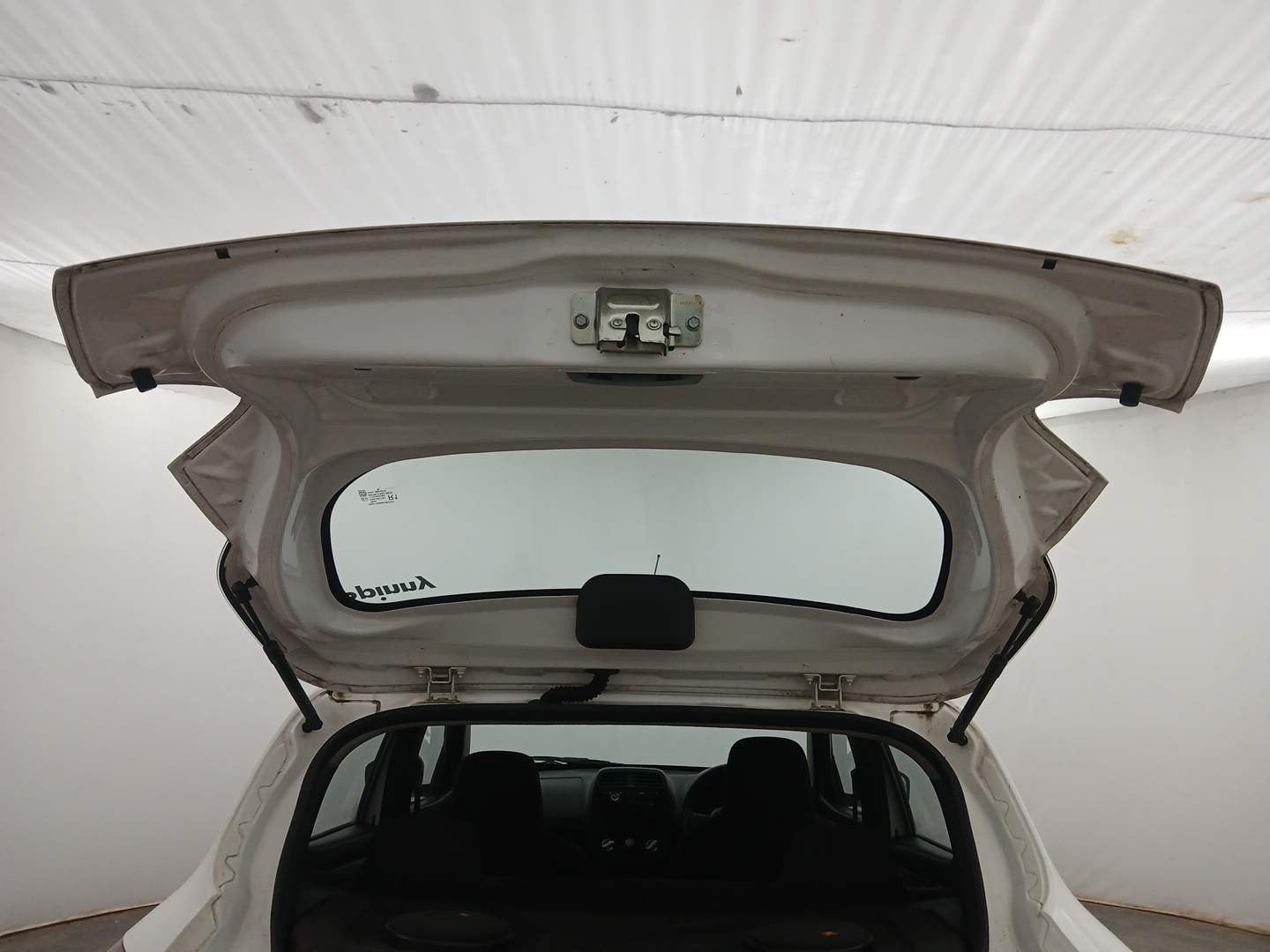 Used 2018 Renault Kwid RXE Petrol Manual interior DICKY DOOR OPEN VIEW