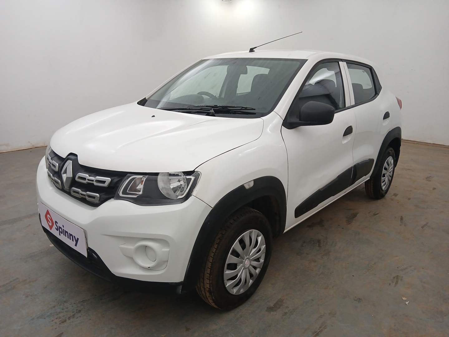 Used 2018 Renault Kwid RXE Petrol Manual exterior LEFT FRONT CORNER VIEW