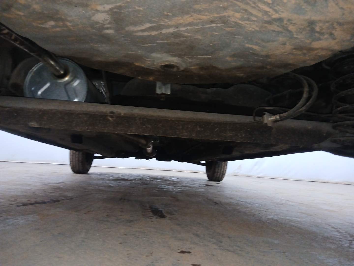 Used 2018 Renault Kwid RXE Petrol Manual extra REAR UNDERBODY VIEW (TAKEN FROM REAR)