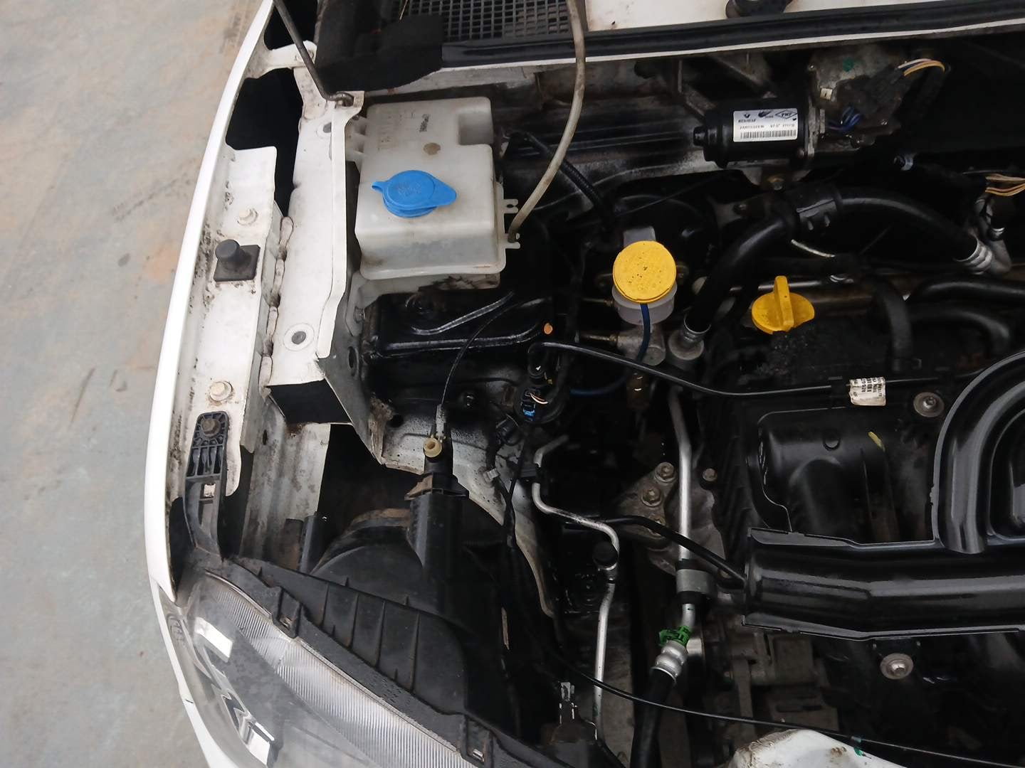 Used 2018 Renault Kwid RXE Petrol Manual engine ENGINE RIGHT SIDE VIEW