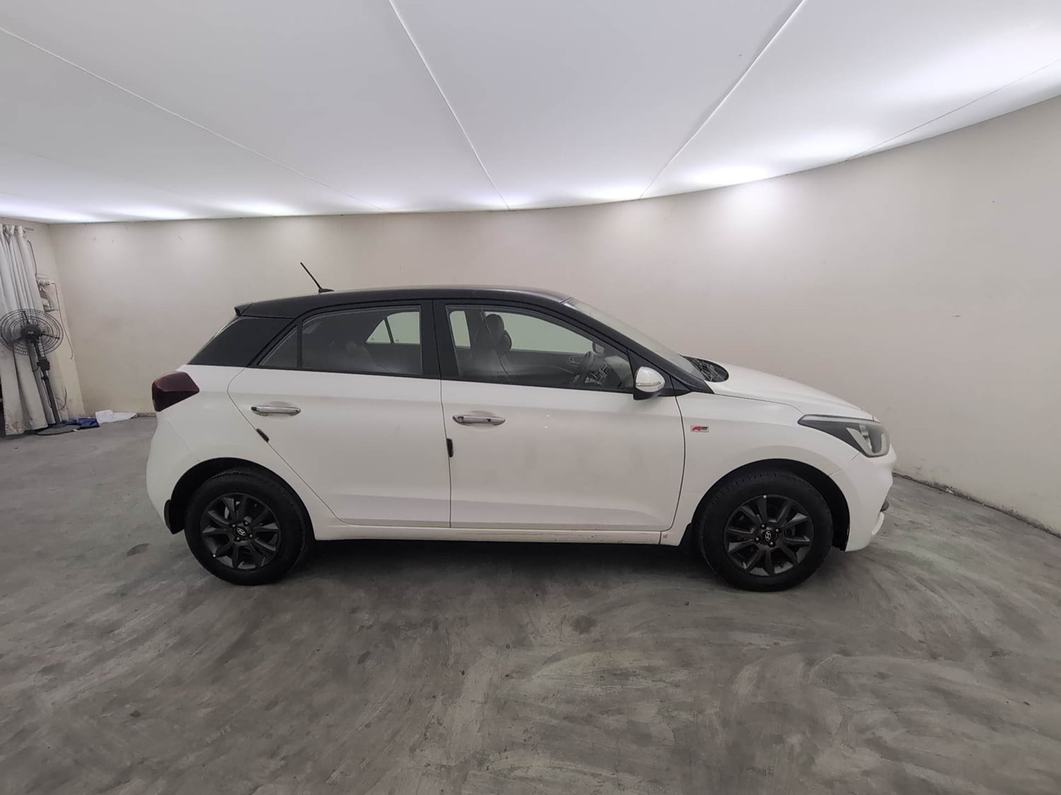 Used 2019 Hyundai Elite i20 Sportz Plus 1.2 Petrol Manual exterior RIGHT SIDE VIEW