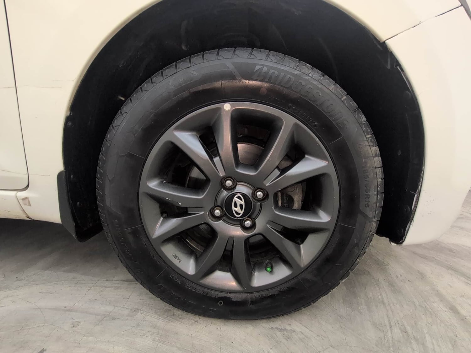 Used 2019 Hyundai Elite i20 Sportz Plus 1.2 Petrol Manual tyres RIGHT FRONT TYRE RIM VIEW