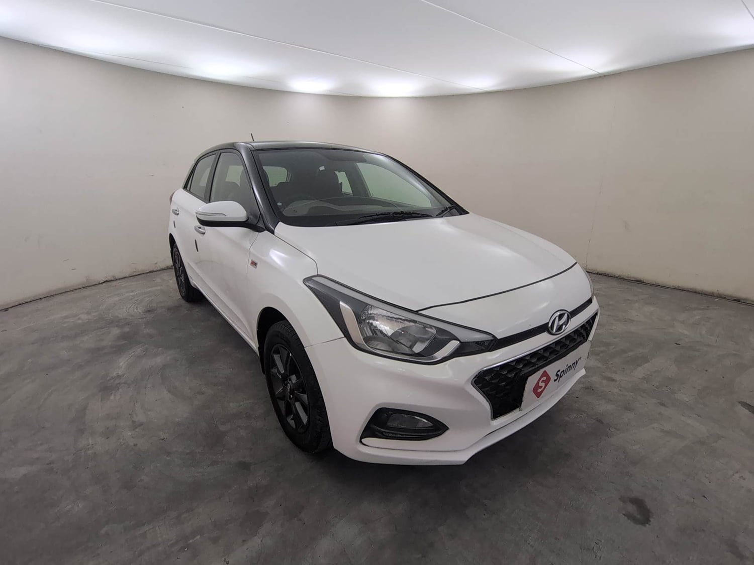 Used 2019 Hyundai Elite i20 Sportz Plus 1.2 Petrol Manual exterior RIGHT FRONT CORNER VIEW