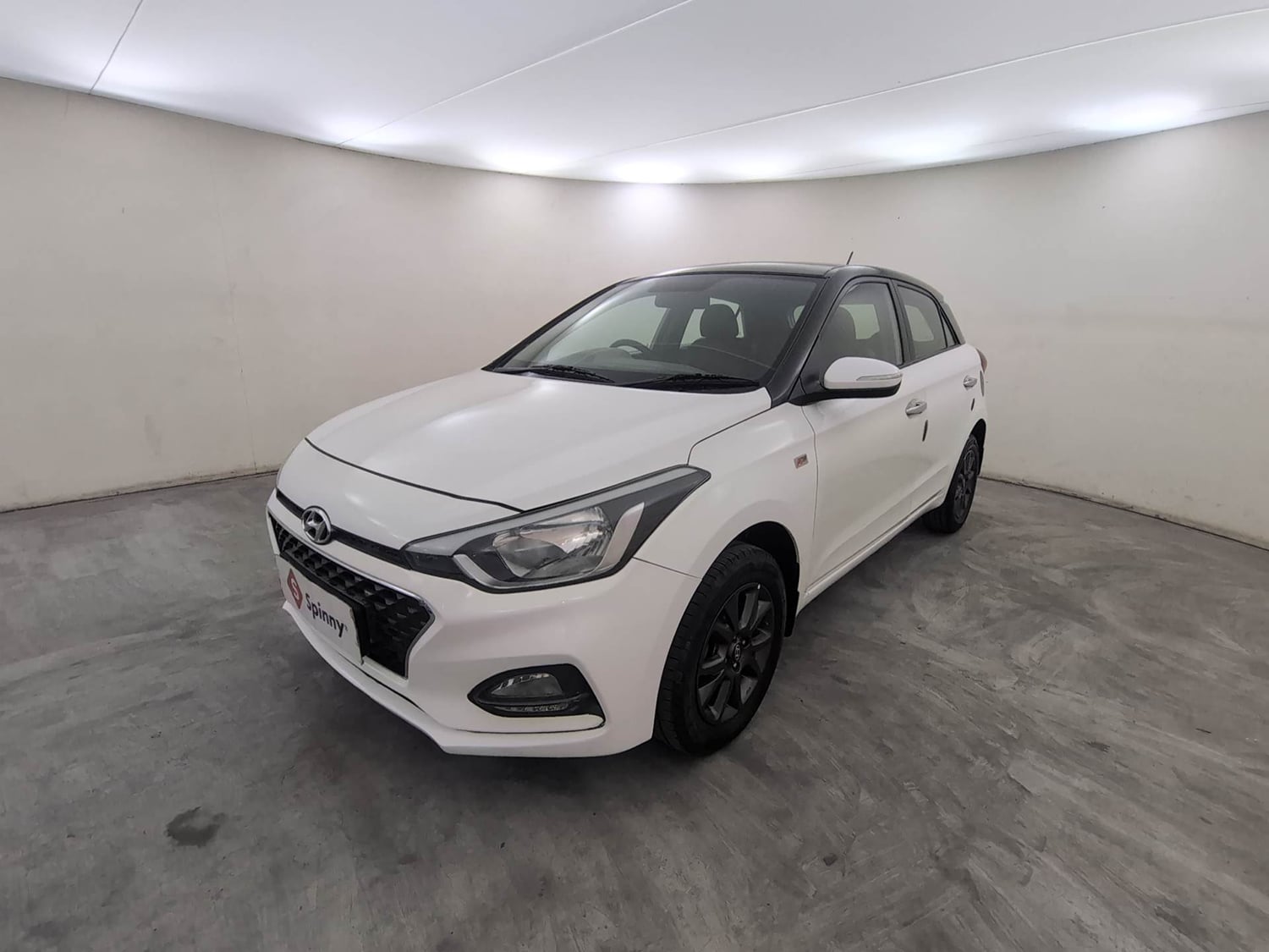 Used 2019 Hyundai Elite i20 Sportz Plus 1.2 Petrol Manual exterior LEFT FRONT CORNER VIEW