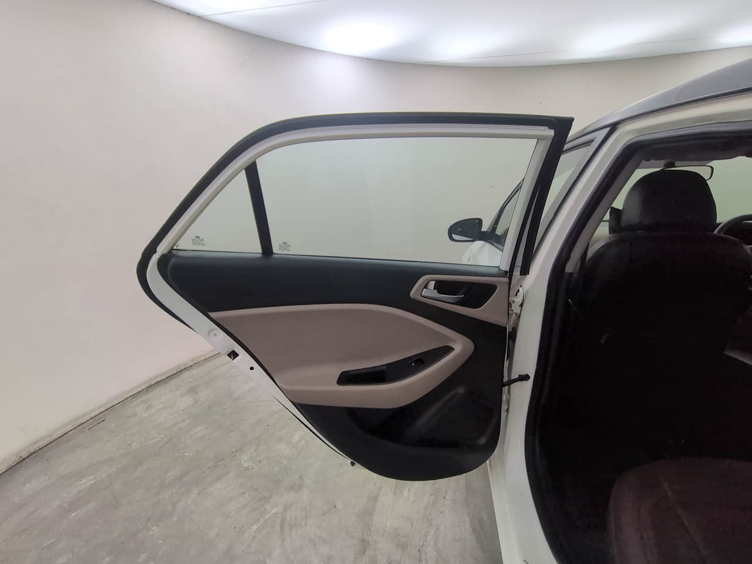 Used 2019 Hyundai Elite i20 Sportz Plus 1.2 Petrol Manual interior LEFT REAR DOOR OPEN VIEW