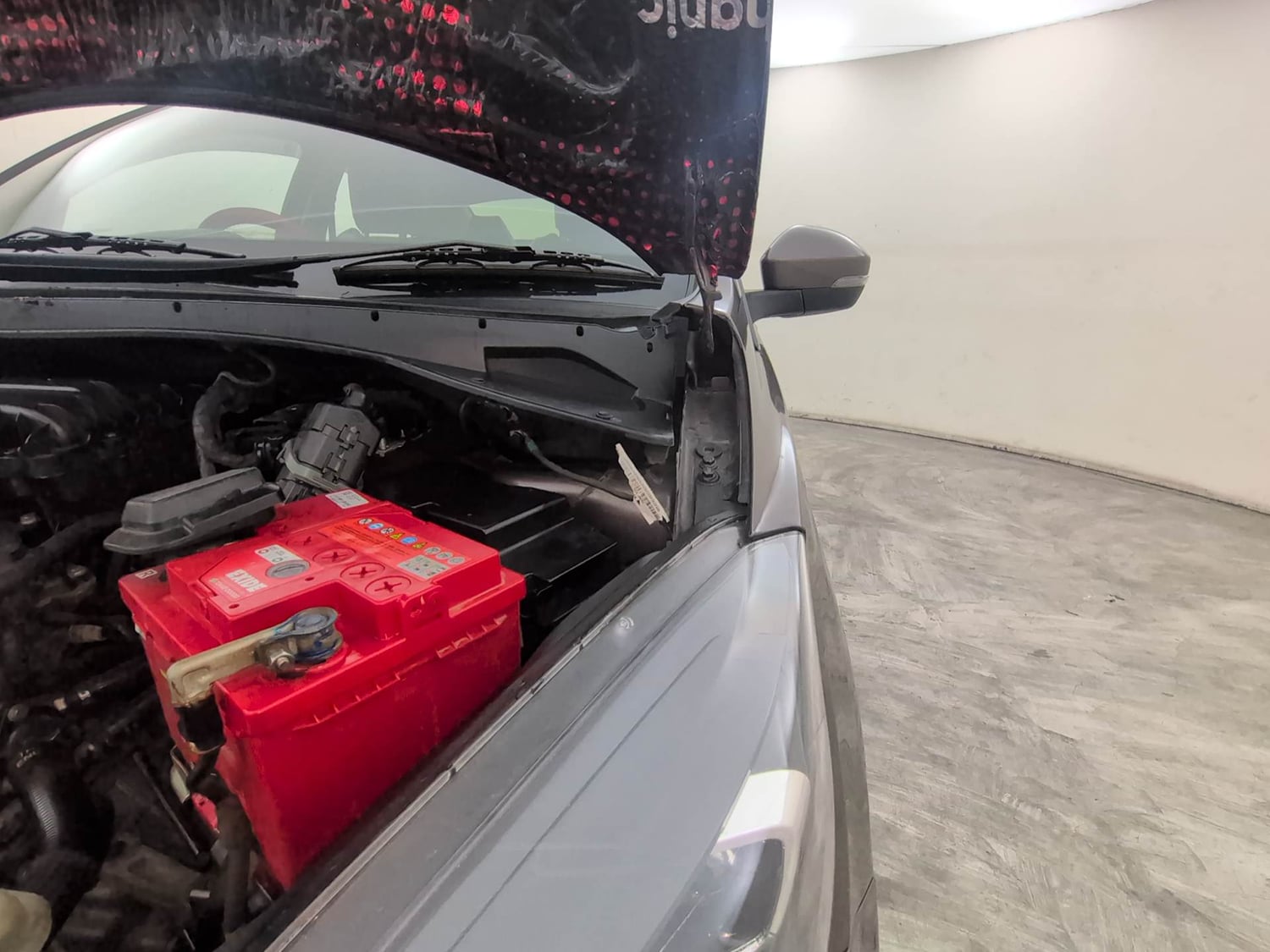 Used 2019 Tata Tigor Revotron XZ+ Petrol Manual engine ENGINE LEFT SIDE HINGE & APRON VIEW