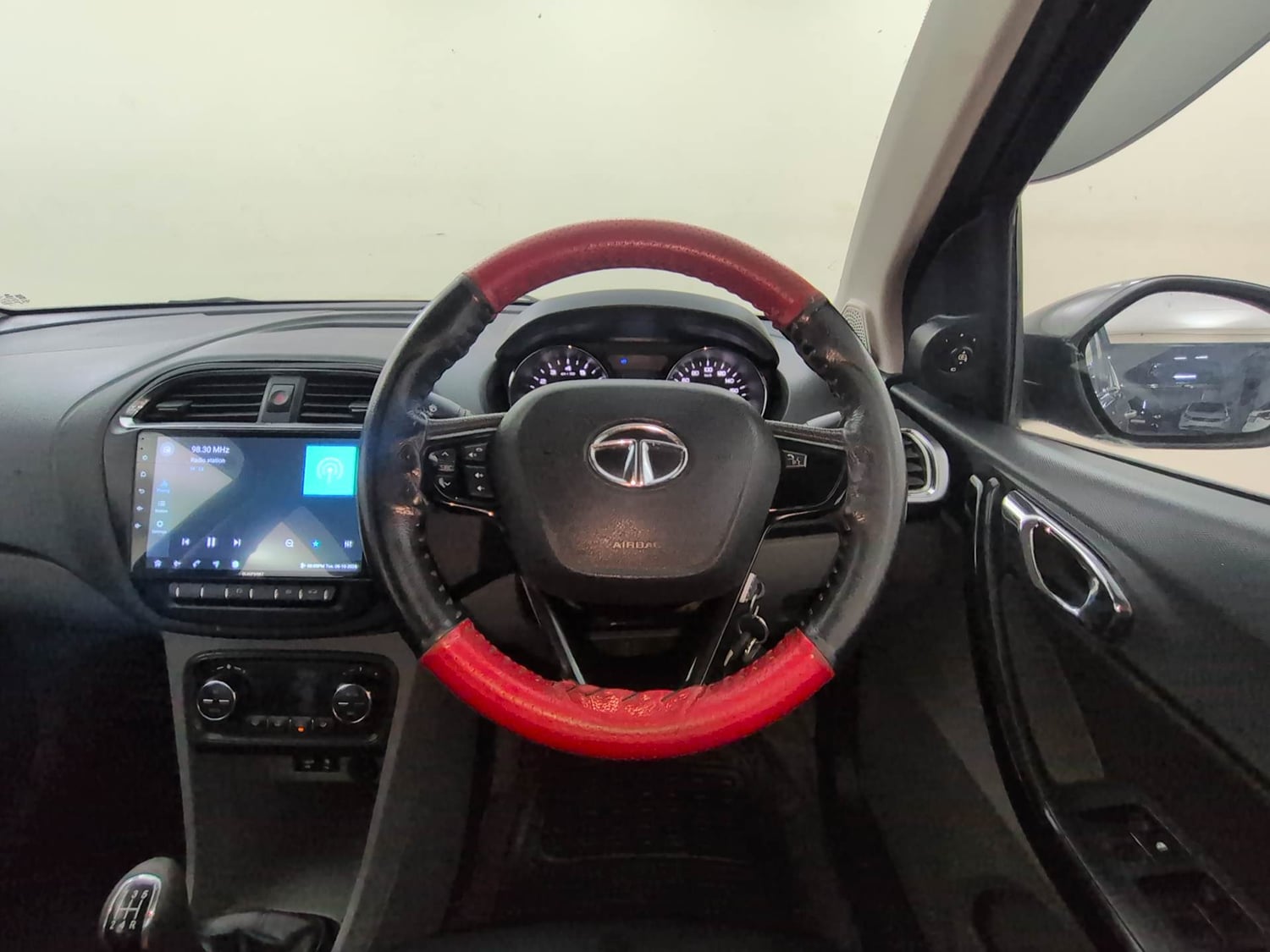 Used 2019 Tata Tigor Revotron XZ+ Petrol Manual interior STEERING VIEW