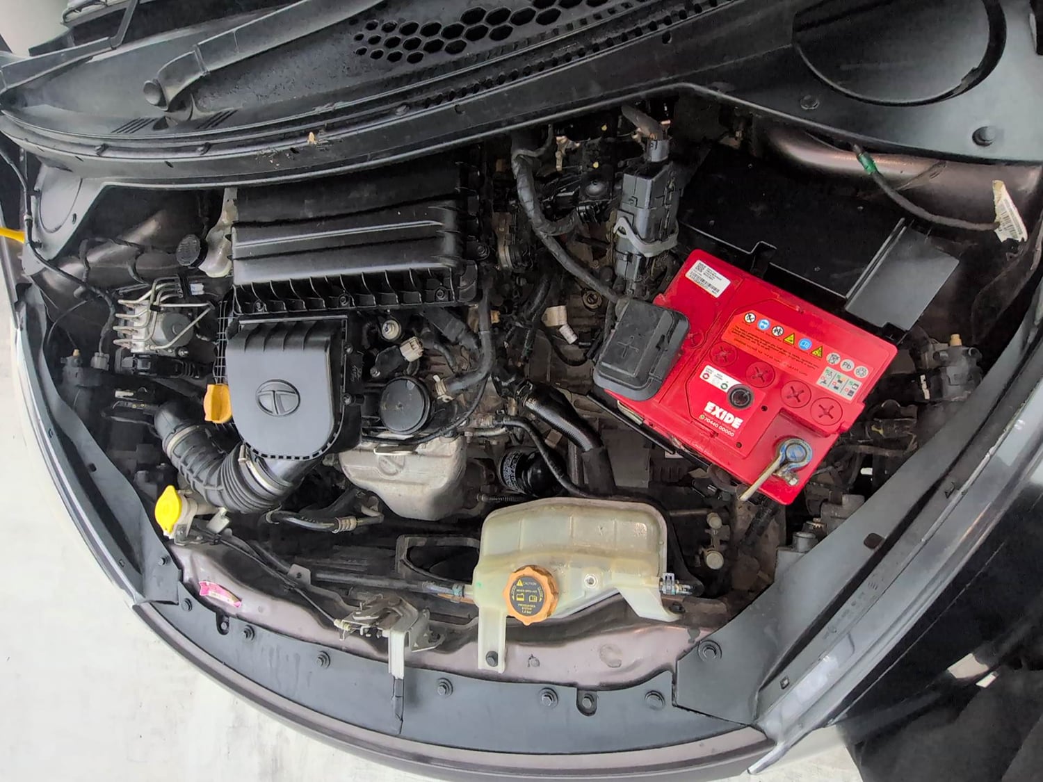 Used 2019 Tata Tigor Revotron XZ+ Petrol Manual engine ENGINE LEFT SIDE VIEW