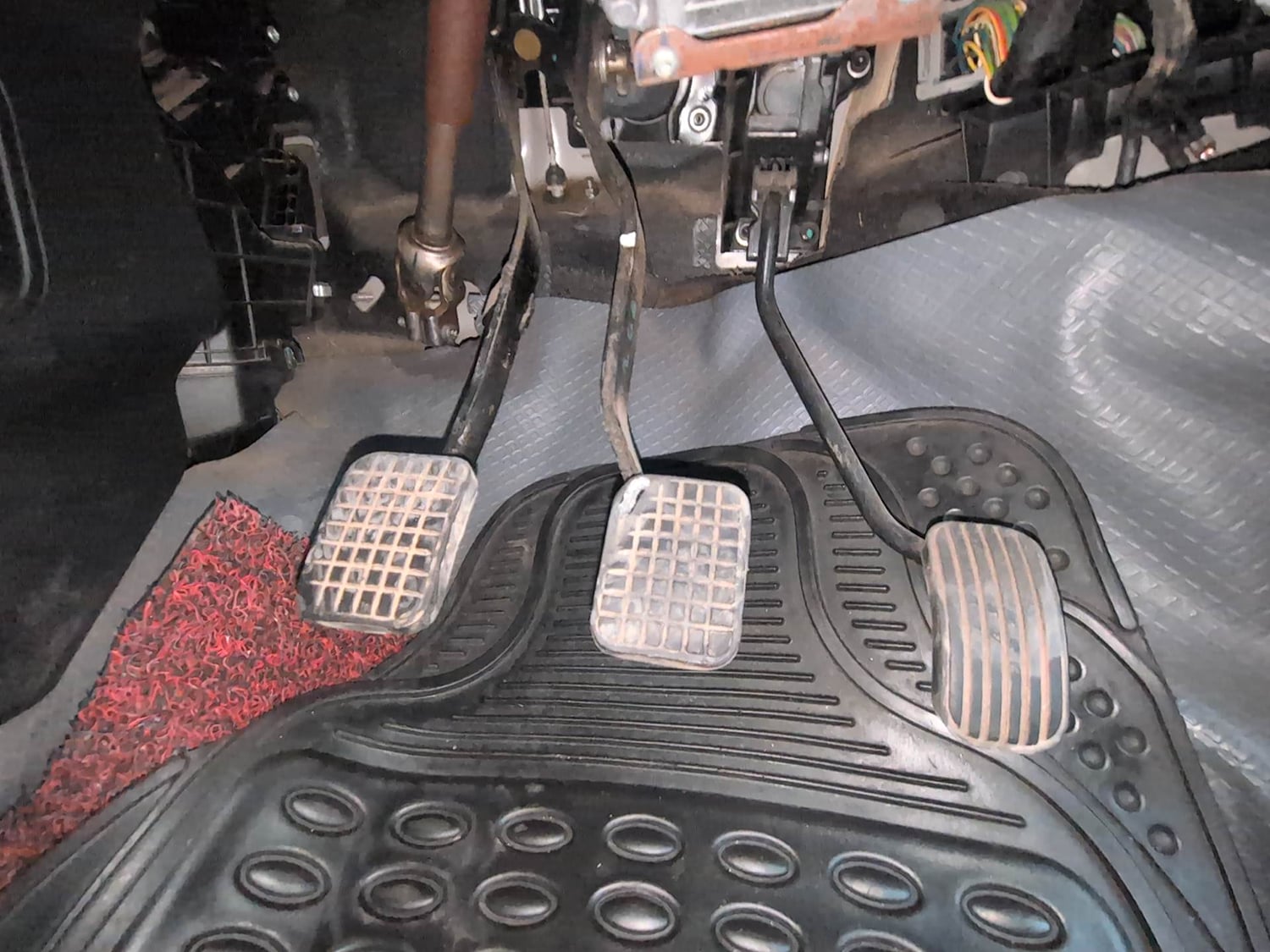 Used 2019 Tata Tigor Revotron XZ+ Petrol Manual interior PEDALS VIEW