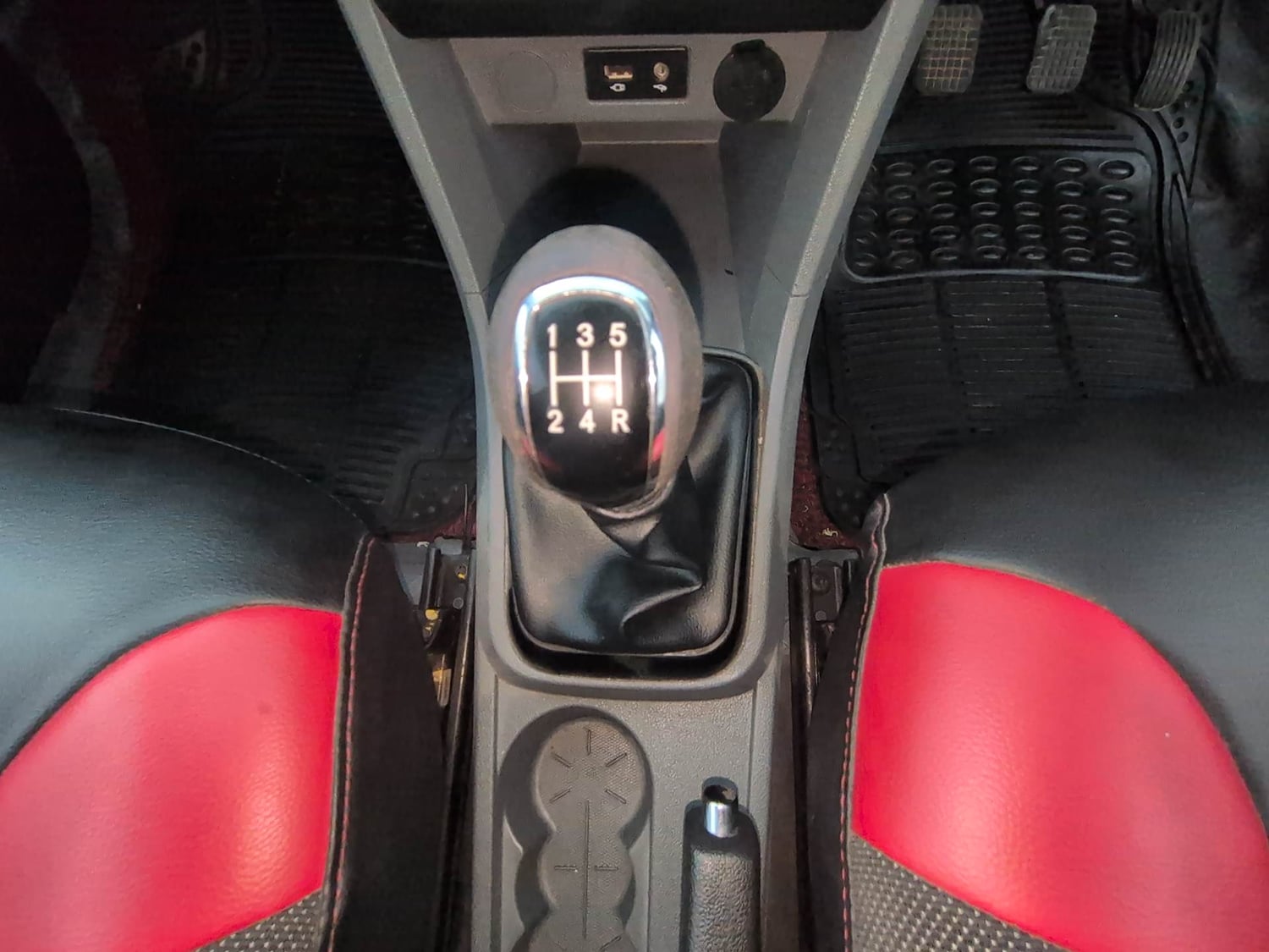 Used 2019 Tata Tigor Revotron XZ+ Petrol Manual interior GEAR  KNOB VIEW