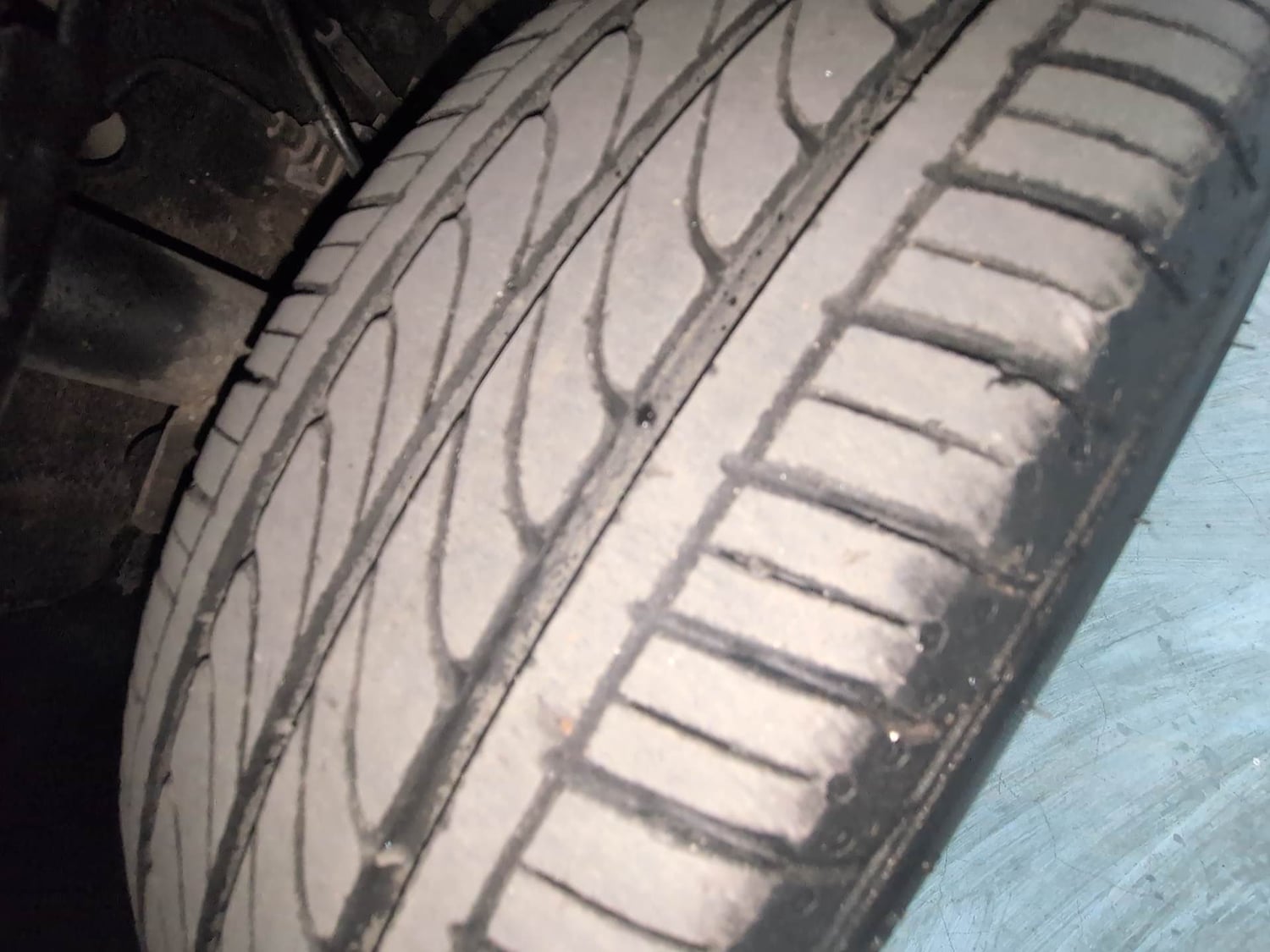 Used 2019 Tata Tigor Revotron XZ+ Petrol Manual tyres RIGHT FRONT TYRE TREAD VIEW