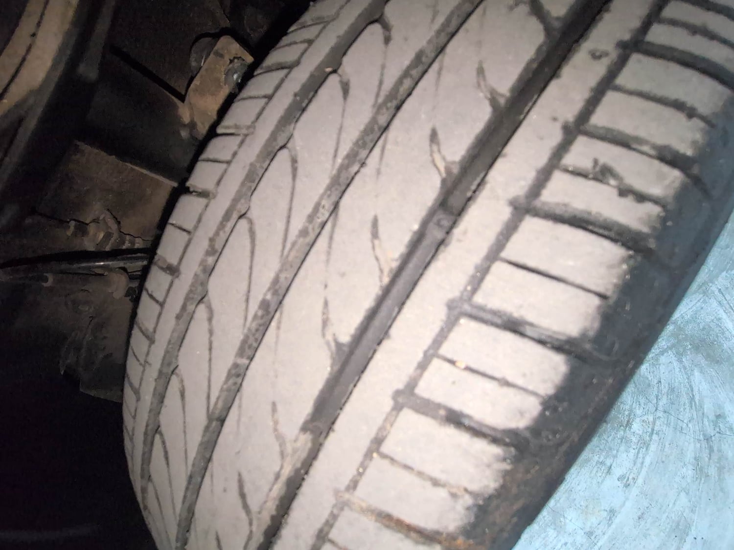 Used 2019 Tata Tigor Revotron XZ+ Petrol Manual tyres LEFT FRONT TYRE TREAD VIEW
