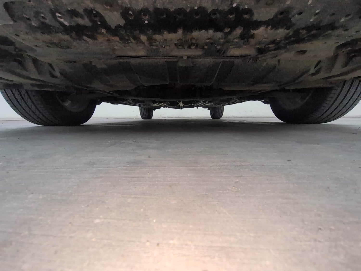 Used 2017 Maruti Suzuki S-Cross Sigma 1.3 Diesel Manual extra FRONT LEFT UNDERBODY VIEW