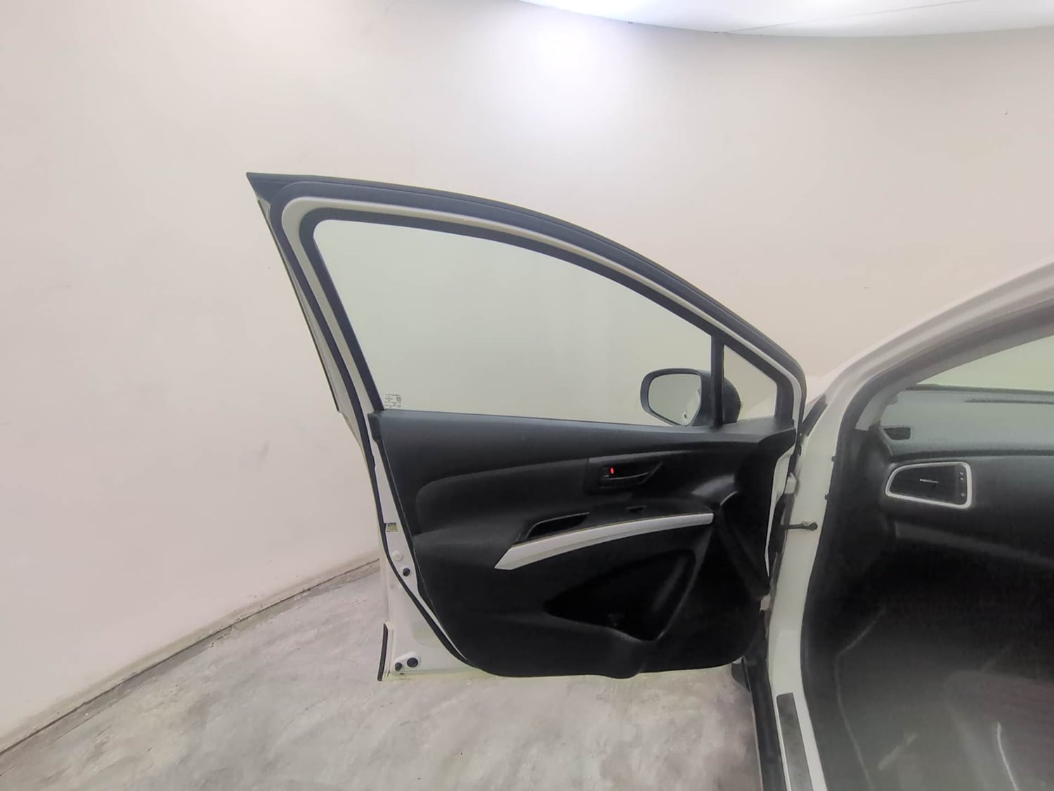 Used 2017 Maruti Suzuki S-Cross Sigma 1.3 Diesel Manual interior LEFT FRONT DOOR OPEN VIEW