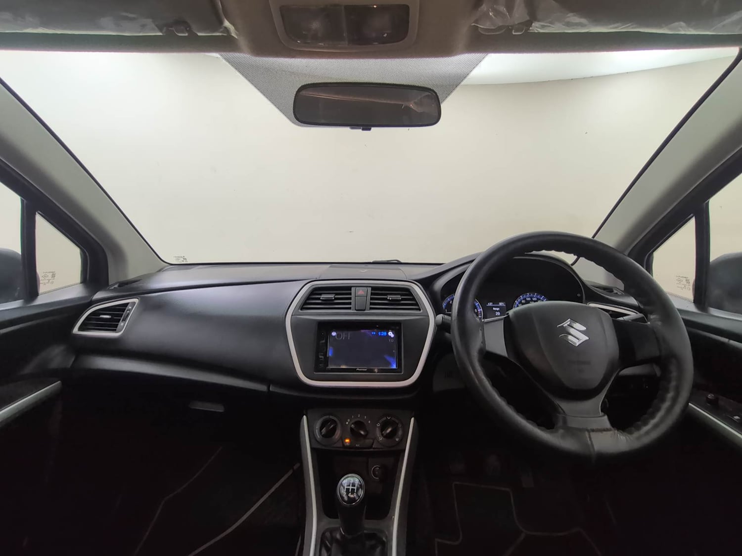 Used 2017 Maruti Suzuki S-Cross Sigma 1.3 Diesel Manual interior DASHBOARD VIEW