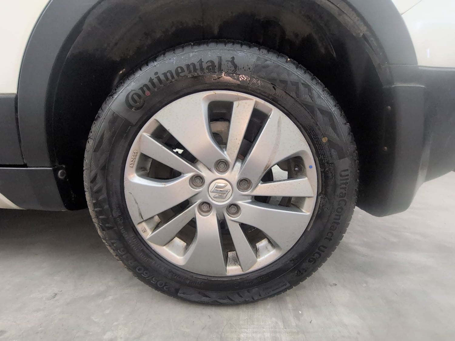 Used 2017 Maruti Suzuki S-Cross Sigma 1.3 Diesel Manual tyres LEFT REAR TYRE RIM VIEW