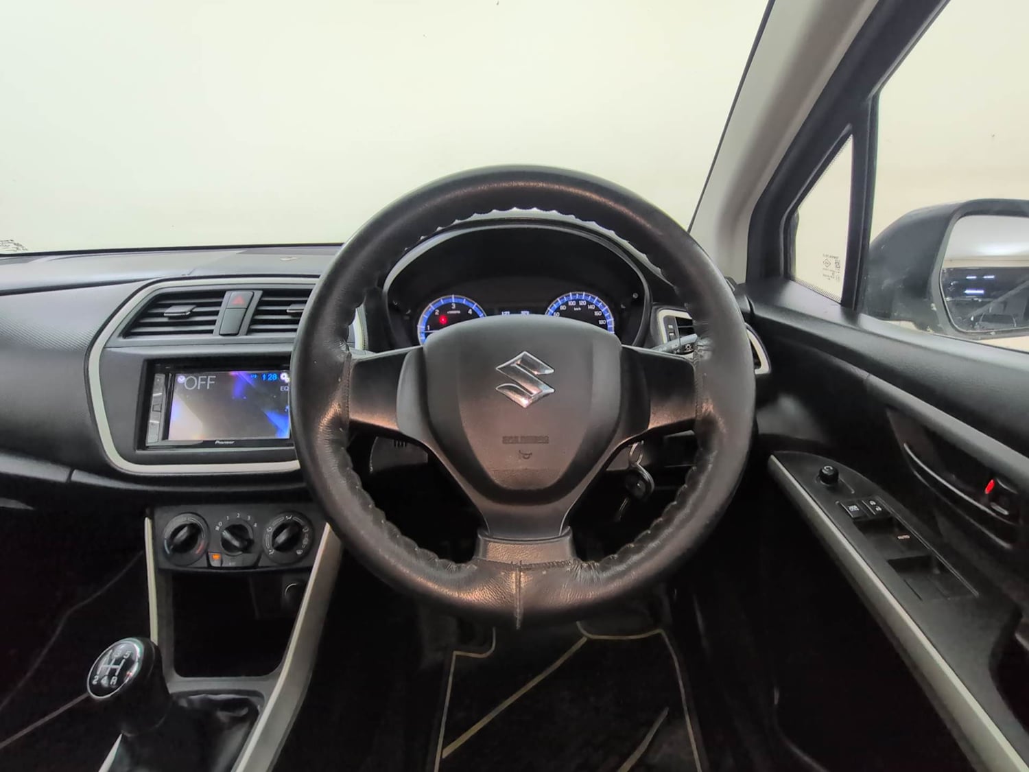Used 2017 Maruti Suzuki S-Cross Sigma 1.3 Diesel Manual interior STEERING VIEW