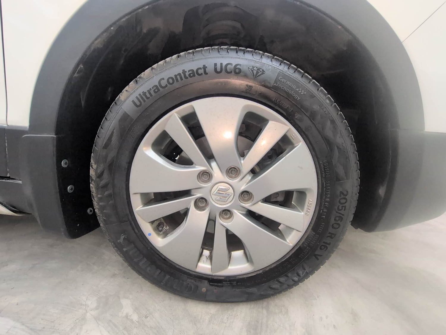 Used 2017 Maruti Suzuki S-Cross Sigma 1.3 Diesel Manual tyres RIGHT FRONT TYRE RIM VIEW
