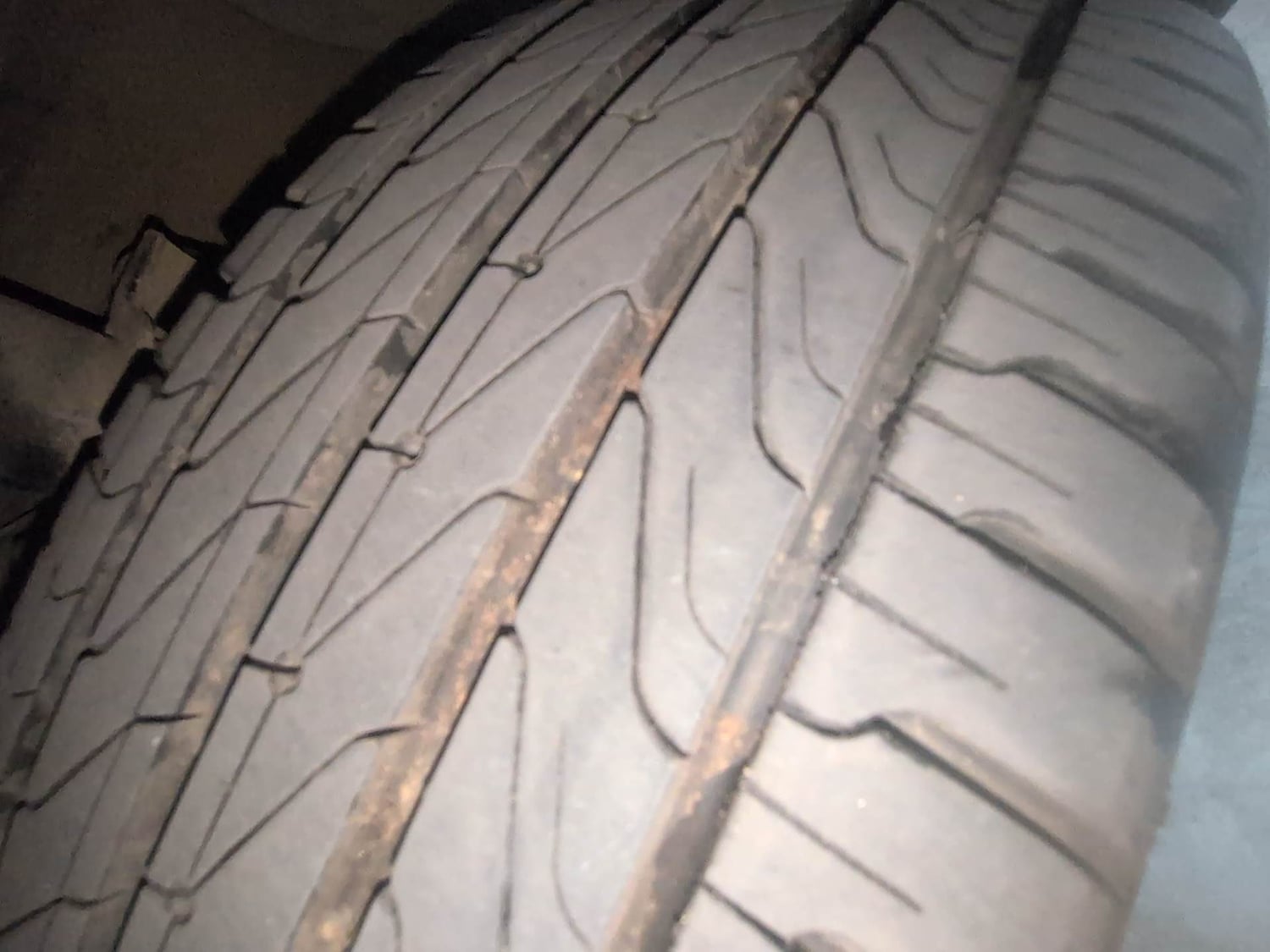 Used 2017 Maruti Suzuki S-Cross Sigma 1.3 Diesel Manual tyres LEFT FRONT TYRE TREAD VIEW