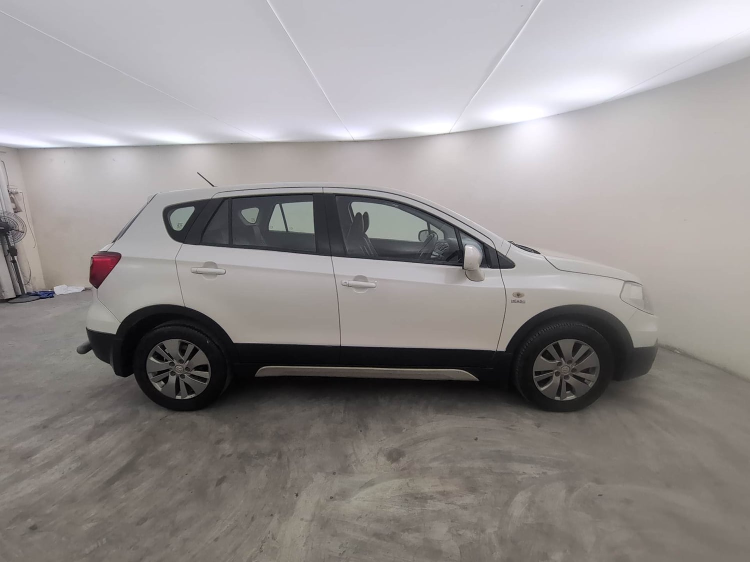 Used 2017 Maruti Suzuki S-Cross Sigma 1.3 Diesel Manual exterior RIGHT SIDE VIEW