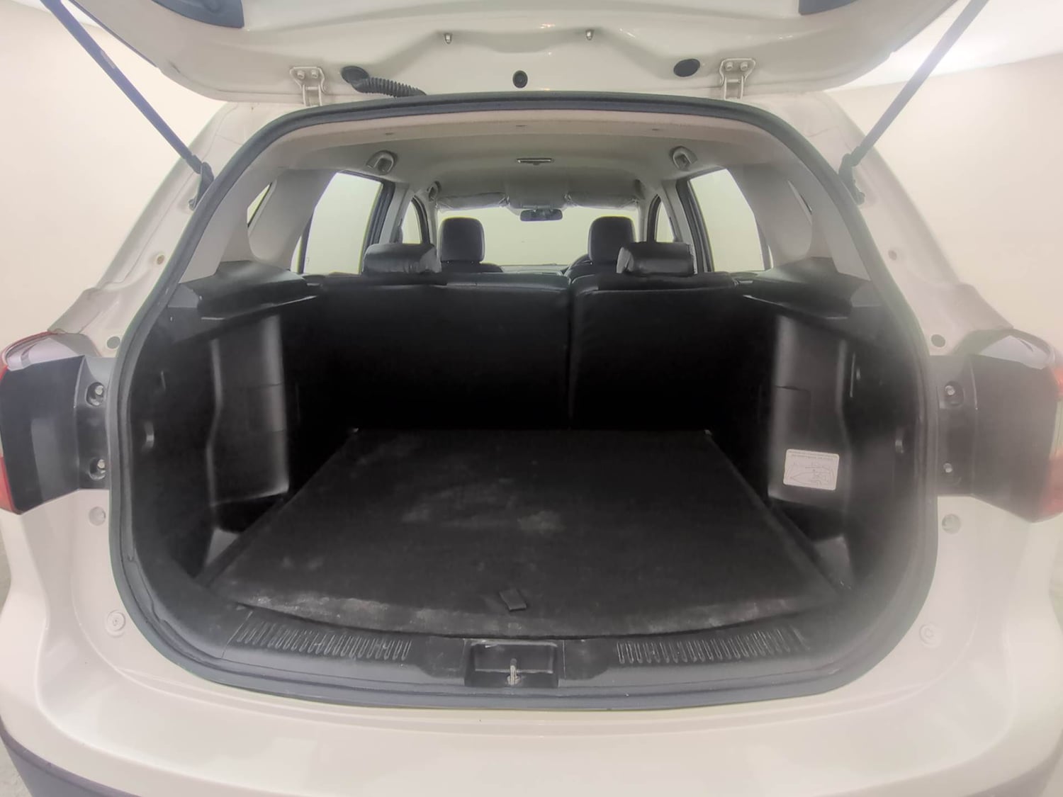 Used 2017 Maruti Suzuki S-Cross Sigma 1.3 Diesel Manual interior DICKY INSIDE VIEW