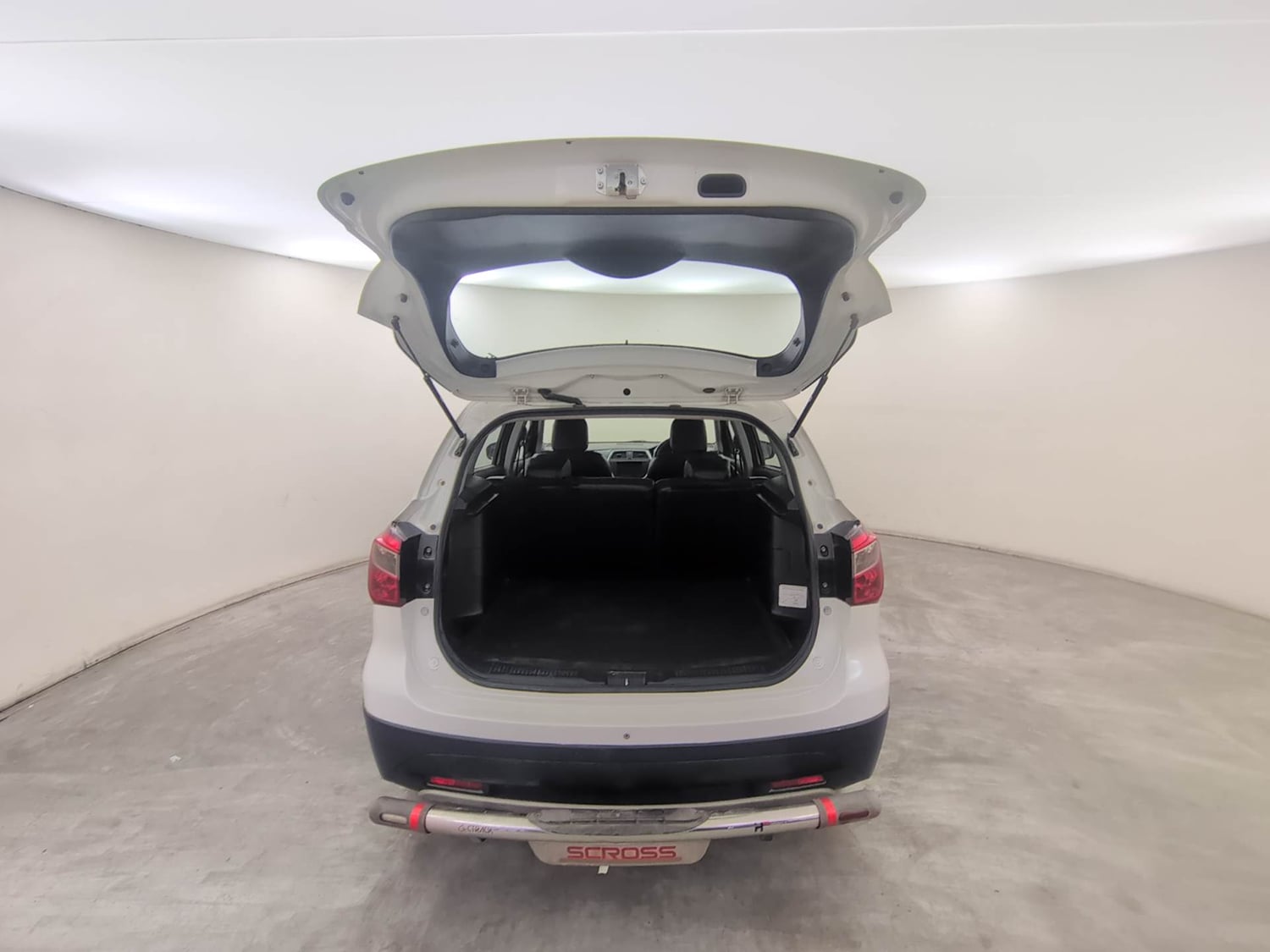 Used 2017 Maruti Suzuki S-Cross Sigma 1.3 Diesel Manual interior DICKY DOOR OPEN VIEW