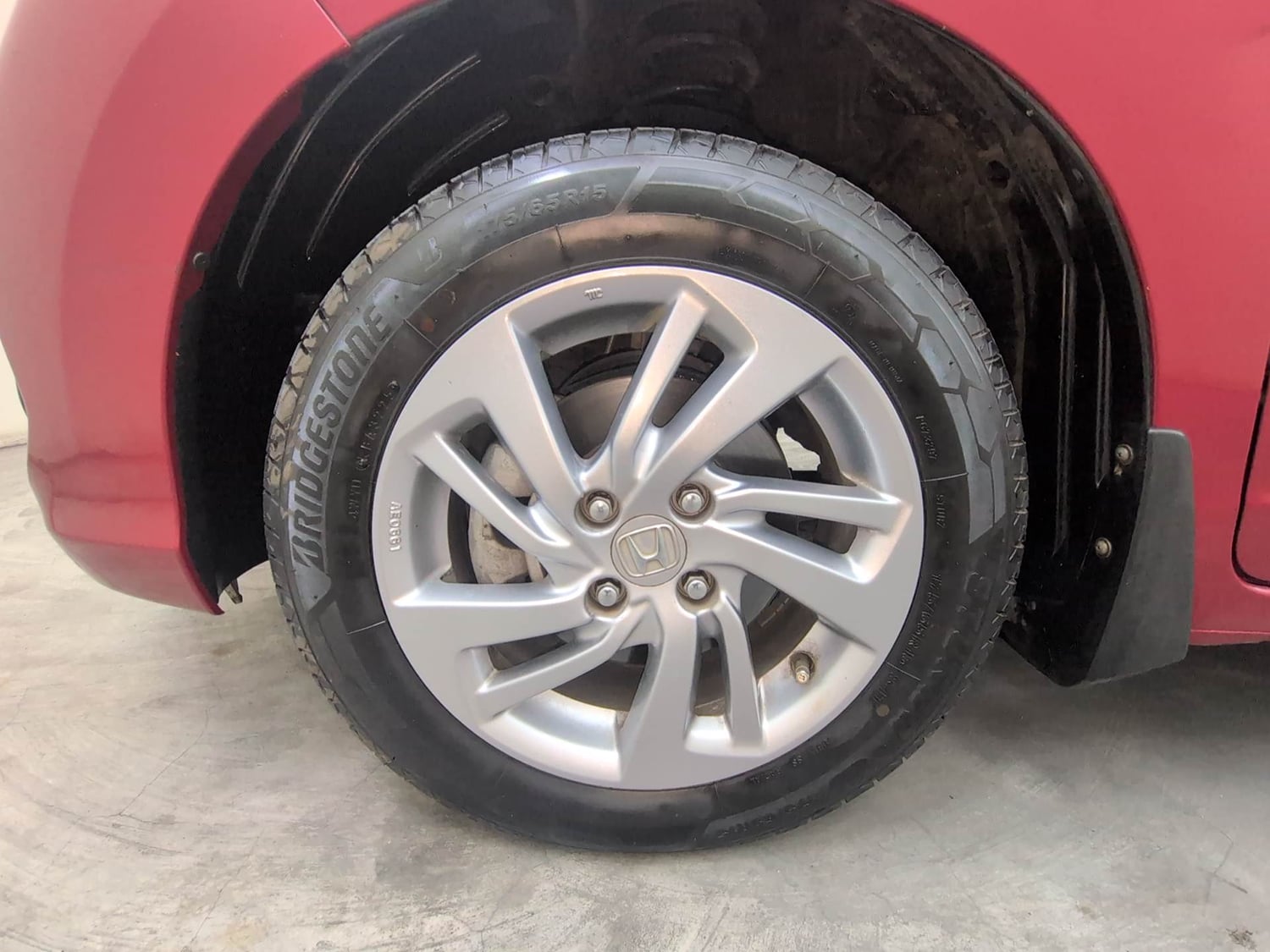 Used 2021 Honda Jazz VX CVT Petrol Automatic tyres LEFT FRONT TYRE RIM VIEW