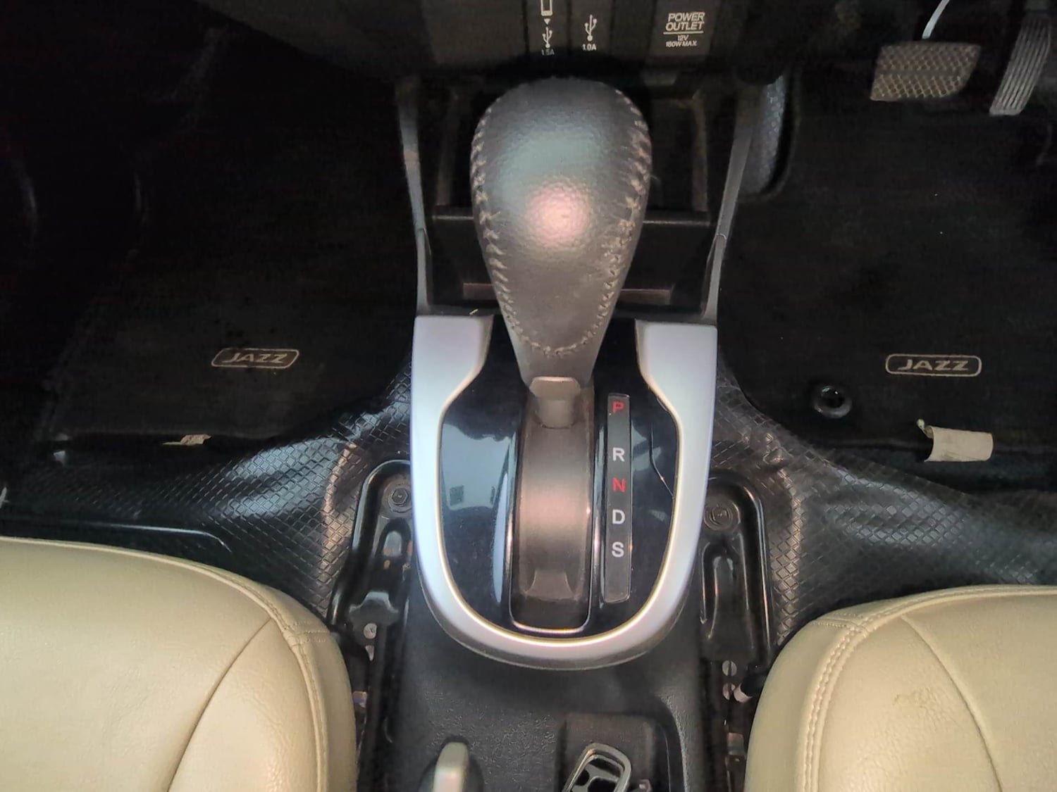 Used 2021 Honda Jazz VX CVT Petrol Automatic interior GEAR  KNOB VIEW