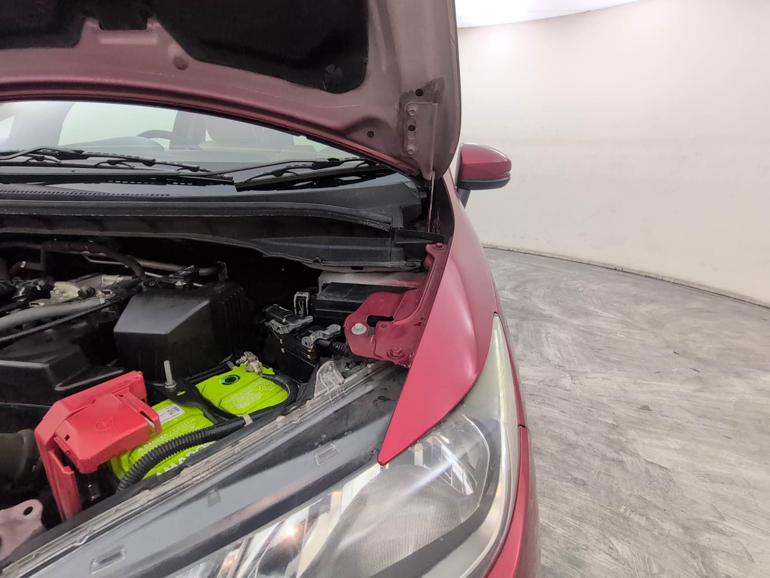 Used 2021 Honda Jazz VX CVT Petrol Automatic engine ENGINE LEFT SIDE HINGE & APRON VIEW