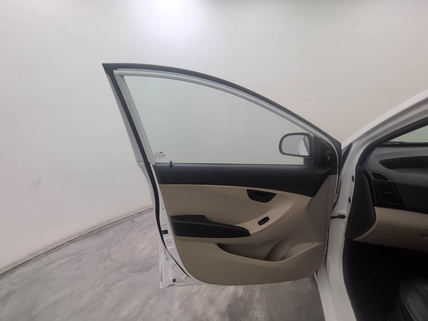 Used 2015 Hyundai Eon Magna + Petrol Manual interior LEFT FRONT DOOR OPEN VIEW