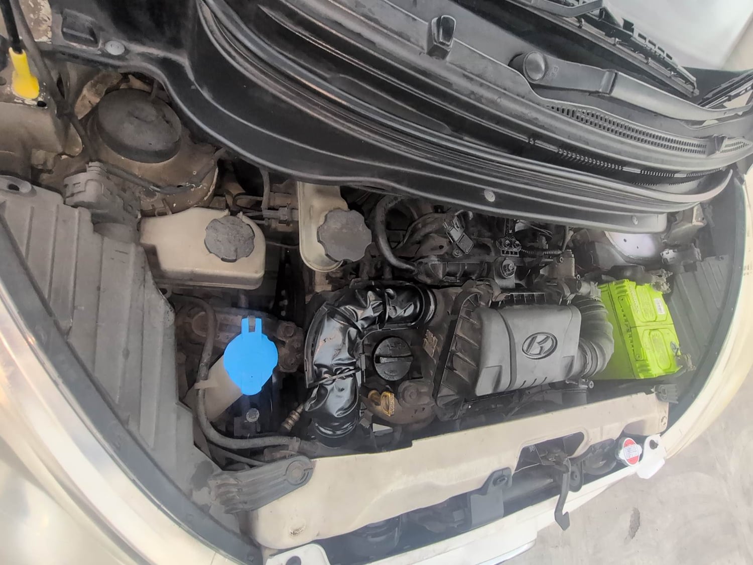 Used 2015 Hyundai Eon Magna + Petrol Manual engine ENGINE RIGHT SIDE VIEW