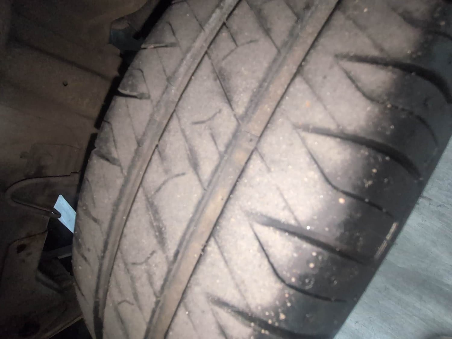 Used 2015 Hyundai Eon Magna + Petrol Manual tyres RIGHT REAR TYRE TREAD VIEW