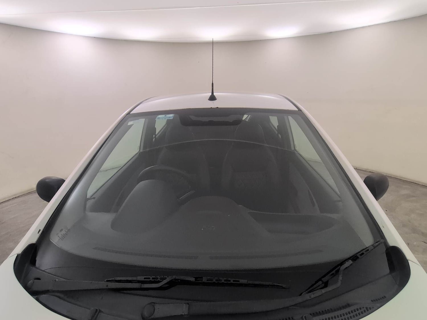 Used 2015 Hyundai Eon Magna + Petrol Manual exterior FRONT WINDSHIELD VIEW