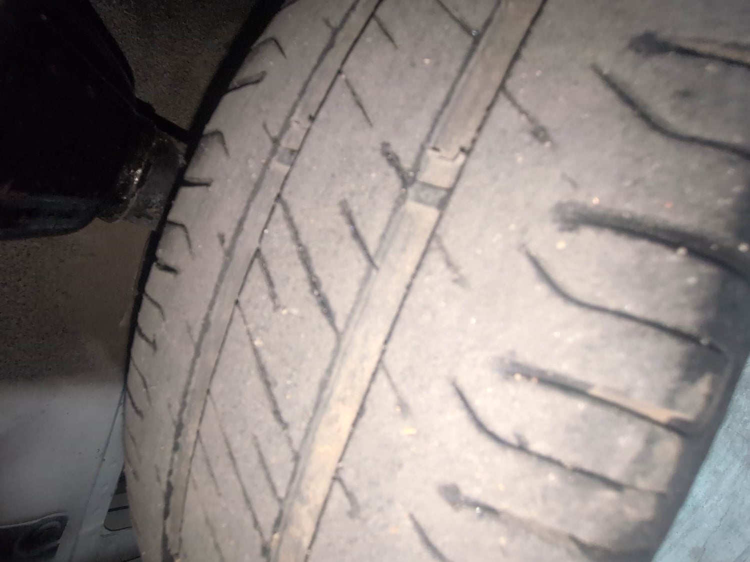 Used 2015 Hyundai Eon Magna + Petrol Manual tyres LEFT FRONT TYRE TREAD VIEW