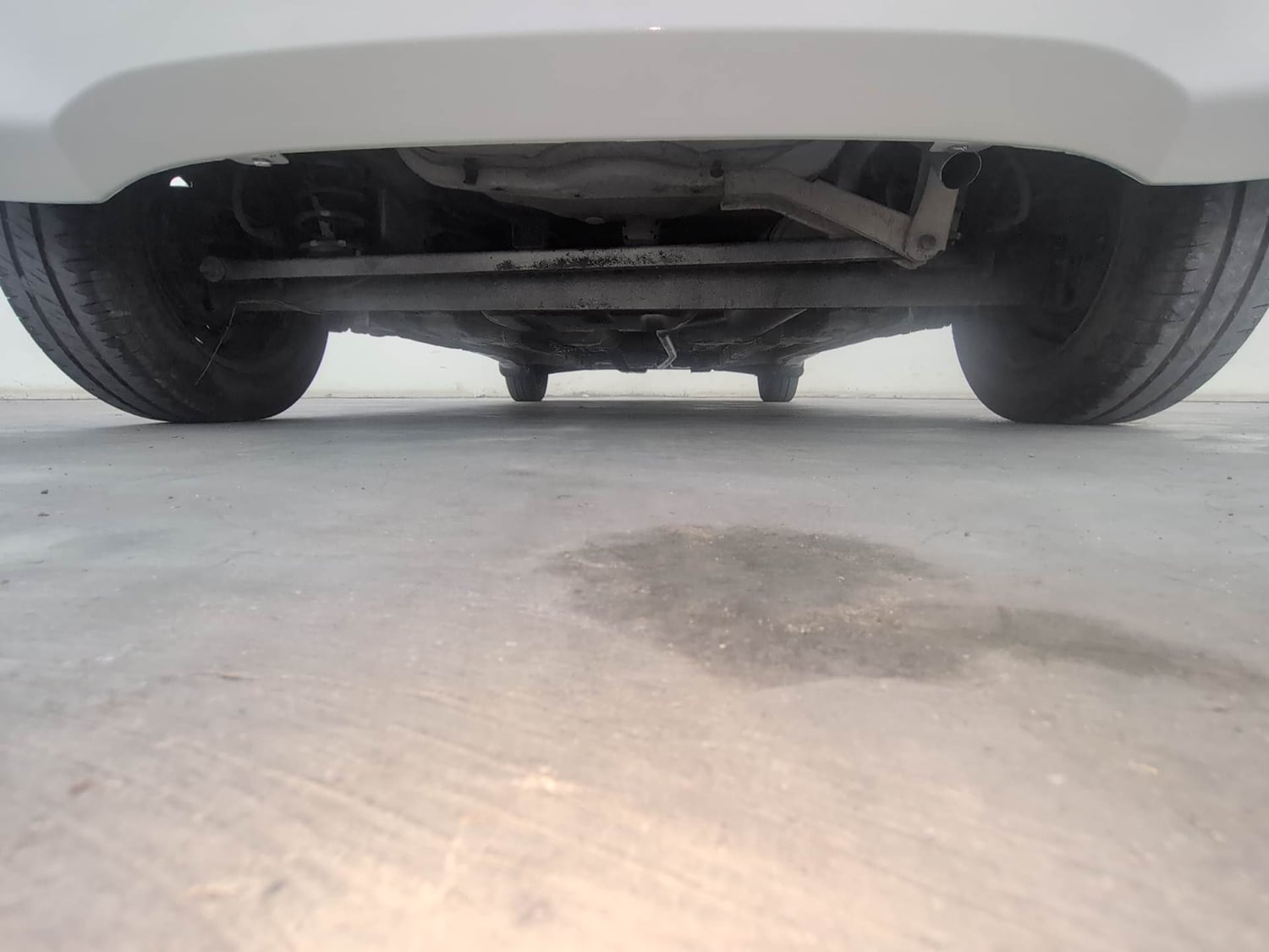 Used 2015 Hyundai Eon Magna + Petrol Manual extra REAR UNDERBODY VIEW (TAKEN FROM REAR)
